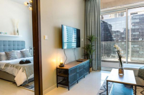 AWS Holiday Homes - Modern and Stylish Stay